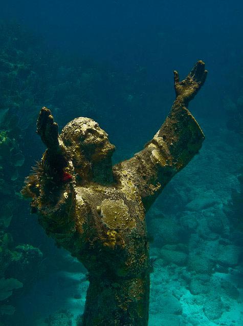christ-of-the-abyss-b-مجسمه عیسی مسیح زیر آب