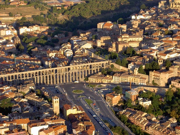آب‌گذر سگوبیا-Aqueduct-of-Segovia