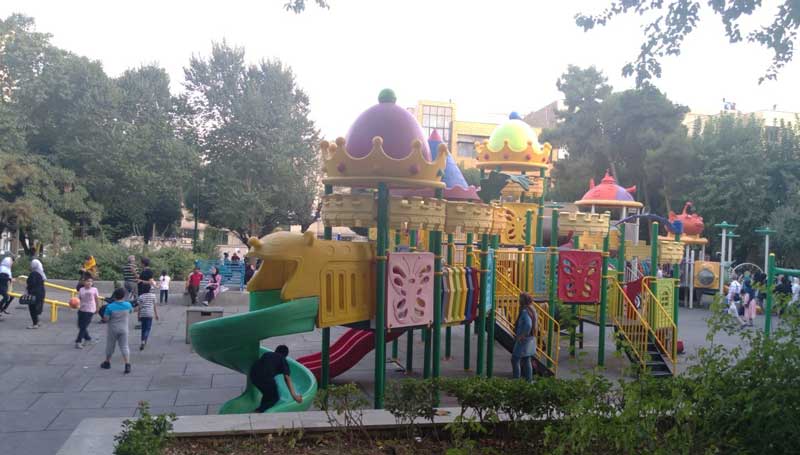 Daneshjoo-Park بازی در پارک دانشجو