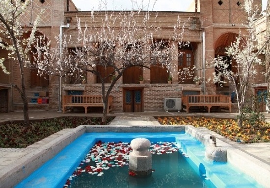 هتل خانه بهروزی قزوین
