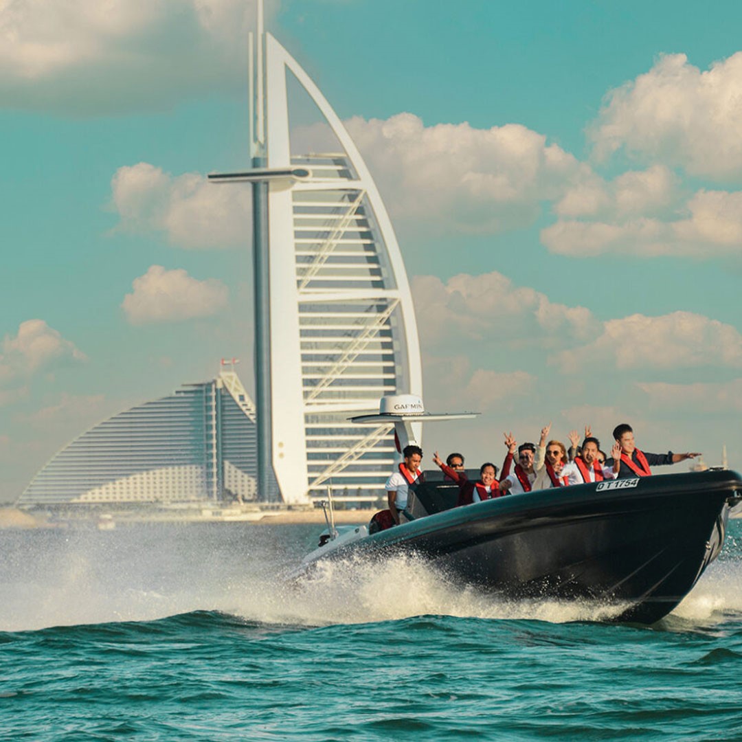 قایق سواری در دبی | انواع قایق های تفریحی دبی